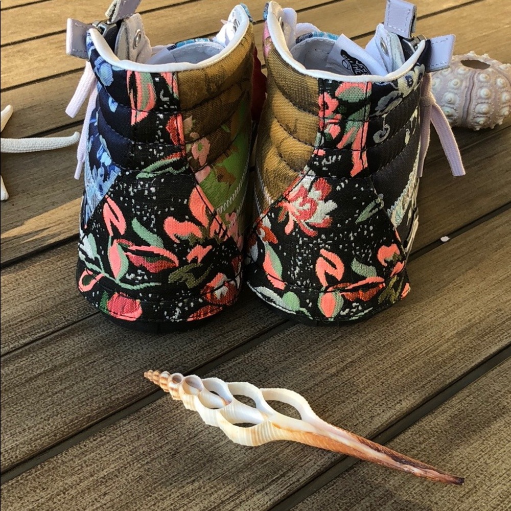 🌴🌼VANS- Unique AWESOME HIGH TOPS🌼🌴 - Picture 5 of 14